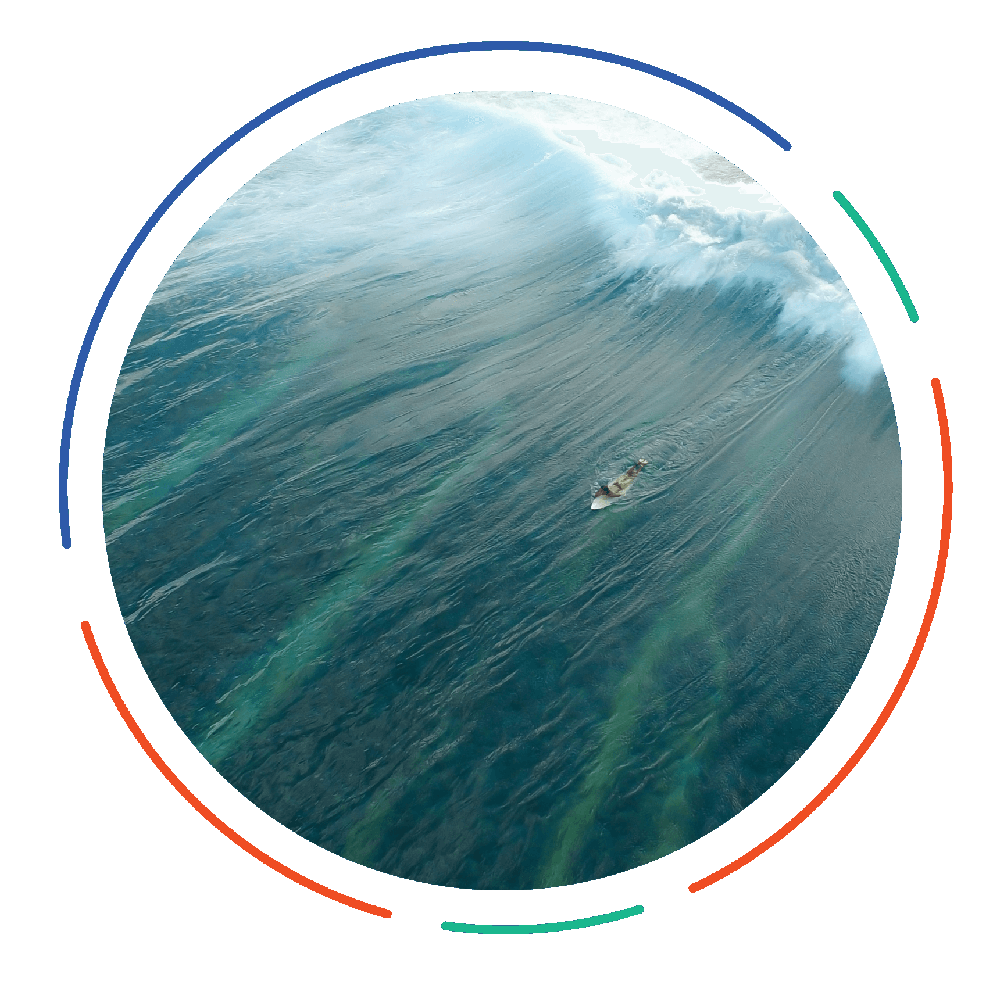 360 circle which shows Bird's eye view of boat on ocean